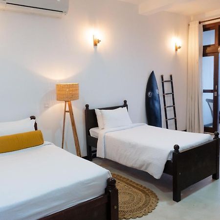 Surf Station Hotel Ахангама Екстериор снимка