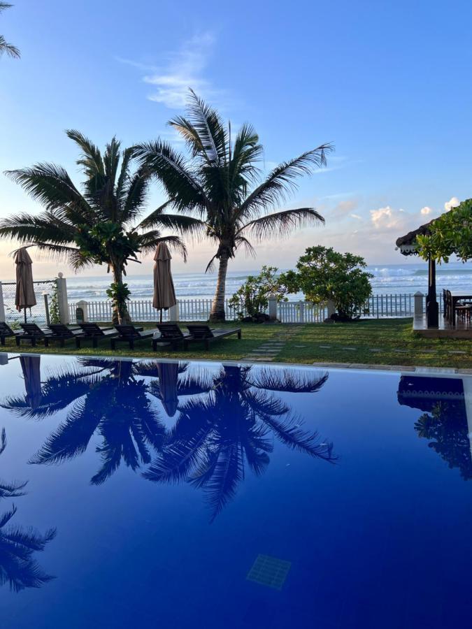 Surf Station Hotel Ахангама Екстериор снимка